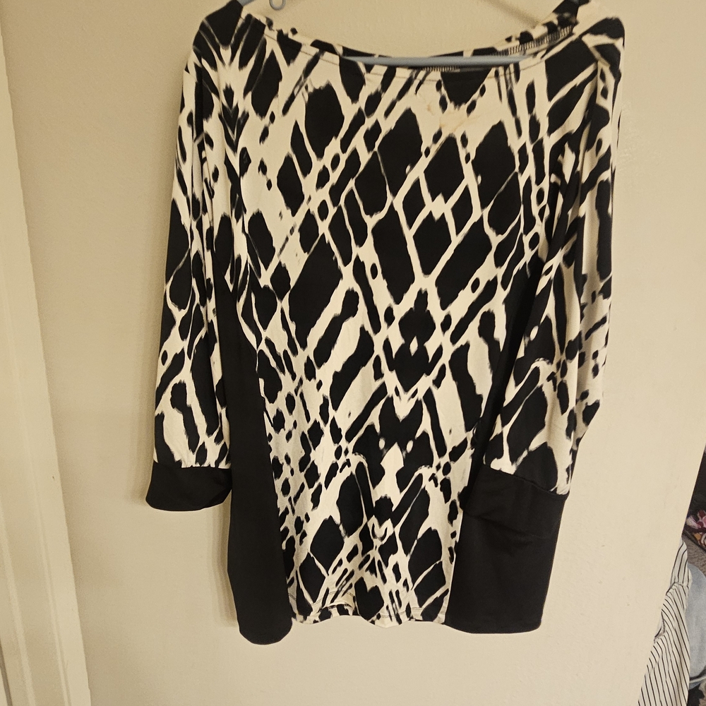 Liz Claiborne Monochrome Floral Blouse